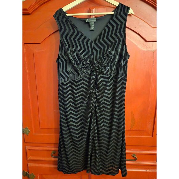 Lane Bryant 18/20 Gorgeous Velveteen Burnout Design Dressy Dress Holiday EUC - Picture 1 of 3